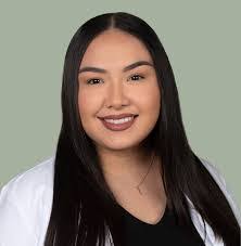 Tracy Farrar's Instagram, Twitter & Facebook