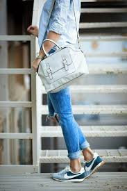 Spor Ayakkabi Kombinleri Bayan Spor Ayakkabi Modelleri Ayakkabilar Moda Stilleri Stil