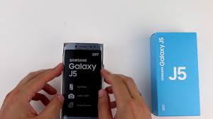 Finding the best price for the samsung galaxy j5 (2017) is no easy task. Samsung Galaxy J5 2017 Duos Smartphone Review Notebookcheck Net Reviews