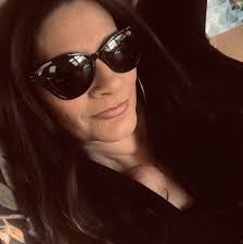 Who can paint a couple rooms and baseboards?