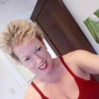 Beth Landers's Instagram, Twitter & Facebook