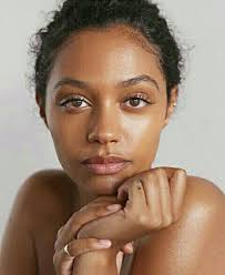 Beautiful skin is the key to looking great even without makeup and the way to keep the skin looking beautiful is by cleaning it regularly. Pin By Sara Sanchez Hernandez On Portraits Natural Makeup Makeup For Black Women Makeup Looks