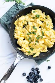 The Best Scrambled Eggs Recipe Side Dish Oh So Delicioso Recipe Recipes Easy Egg Recipes Eat Breakfast