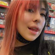 Faith Barron (@dicketysplit)