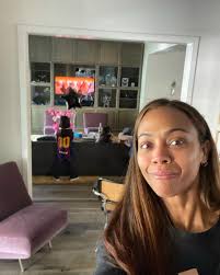 Zoë yadira saldaña nazario is an american actress. Zoe Saldana 42 Glows In No Makeup Sundayfunday Instagram Photo