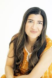 Embodied Resilience through Yoga: 30 Mindful Essays About Finding  Empowerment After Addiction, Trauma, Grief, and Loss: Klein, Melanie C.,  Adams, Jan, Heagberg, Kat, Lang, Nicole, Ashworth, Kathryn, Hall, Colin,  Willis, Toni, Weiss