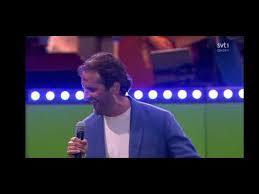 Lasse berghagen tog över programledarskapet 2003 och gjorde succé direkt. En Kvall I Juni Lasse Berghagen Sanna Nielsen Allsang Pa Skansen 2019 Youtube
