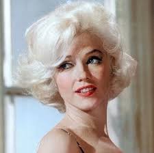 Marilyn monroe talks about s3xuality (rare interview 1962) marilyn monroe world. Pin On From The Front Row