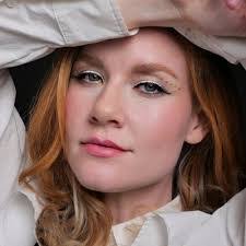 Dori Lambert's Instagram, Twitter & Facebook