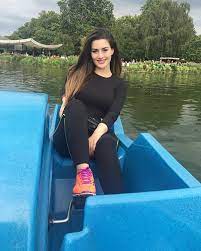 rawan bin hussain روان بن حسين on instagram البحر لو يبعدك عني لسوي القلب عب اره a day in the p gorgeous girls beautiful blonde girl womens casual outfits