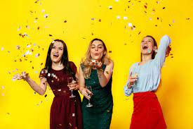 2.1 млн подписчиков, 417 подписок, 179 публикаций — посмотрите в instagram фото и видео gorgeous girls (@gorgeousgirlinc). Happy March 8 Cheerful Beautiful Girls Playing With Confetti Blowing Having Fun Together Free Picture On Freepik