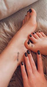 Its.PORN - Evelyn Claire masturbates and stuffs her pussy with zucchini!