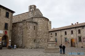 Vi si accede per un'unica. La Rocca Di San Leo Il Borgo Della Valmarecchia Trip Click