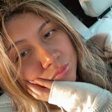 Samantha Daza's Instagram, Twitter & Facebook