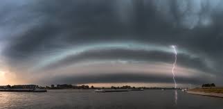 De voorverkoop voor pinkpop 2014 start 15 maart 2014 o.v. Het Onweert Vaak In Het Begin Van Juni Weer Nl