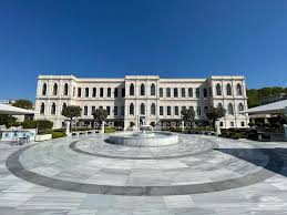 The series, spun off from the successful eleon hotel, continues the theme of adventurous hotel. Review Four Seasons Istanbul At The Bosphorus Live And Let S Fly