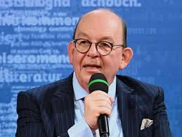 Denis Scheck hält nicht viel von der Spiegel-Bestsellerliste