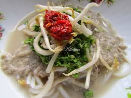 They serve laksa kuah putih and laksam too but the reddish laksa is uncommon. Laksa Kelantan Untuk Sarapan Pagi Azie Kitchen