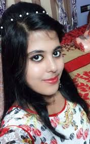 Patrali Hazra was the Pond's Pujor Nandini 2017. Do you want to be the one  this year? To participate: 1. Click a nice picture of yourself. 2. Send us  the picture along