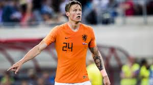 Subscribe to get 40 exclusive photos. Vfl Wolfsburg Holt Sturmer Wout Weghorst Von Az Alkmaar Goal Com