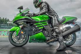 Here is the price list of kawasaki bikes in india 2020 | best sportsbikes. New Kawasaki Ninja Zx 14r Launched In India Inr 17 90 Lakh Maxabout News