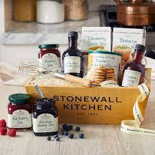 Stonewall kitchen's latest offers are just waiting for you. Amazon Com Stonewall Kitchen Berry Breakfast Gift Basket 9 Piece Wood Gift Box Set Grocery Gourmet Food