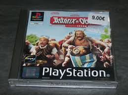 Le film fait l'objet d'une adaptation en jeu vidéo d'action développée par le studio tek 5 et éditée par cryo interactive en 1999 pour playstation  50  , qui fit plus tard l'objet d'une analyse du vidéaste joueur du grenier  51 . Ps1 Game Asterix And Obelix Contre Cesar Complete Cryo Occasion Ebay