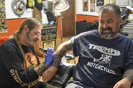 Jun 21, 2018 · born on october 11, 1965, in davenport, iowa, frank fritz's age is 52. American Pickers Frank Fritz At Hawk S Tattoos Daily Review Atlas Monmouth Il
