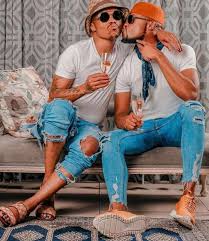 Jun 08, 2021 · read also: Did Somizi Mohale S Marriage Collapse Because Of 22 Year Age Difference Mohale Wanted Money Sa411