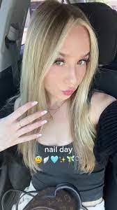 Roxanne Towne's Instagram, Twitter & Facebook