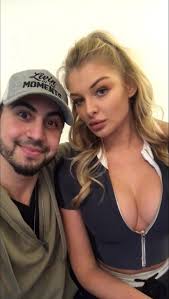 Editors, my wife is showing too much skin, fix it please 🫡