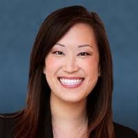 Tess Wallace's Instagram, Twitter & Facebook