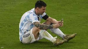 It all started in the sixth minute, when the barcelona superstar produced this fabulous chip to set up alejandro dario gomez for the opening goal. ØµÙˆØ±Ø© ØªÙƒØ´Ù Ø³Ø± Ù…ÙƒØ§Ù„Ù…Ø© Ù„ÙŠÙˆÙ†ÙŠÙ„ Ù…ÙŠØ³ÙŠ Ù…Ù† Ø§Ù„Ù…Ù„Ø¹Ø¨ Ø£Ø®Ø¨Ø§Ø± Ø³ÙƒØ§ÙŠ Ù†ÙŠÙˆØ² Ø¹Ø±Ø¨ÙŠØ©