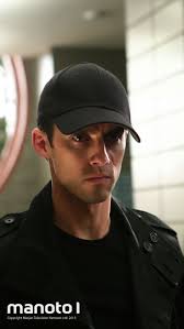 Milo Ventimiglia as Peter Petrelli in Heroes