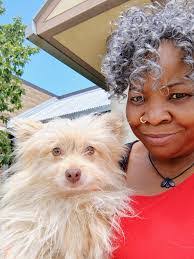 Lora Meyers's Instagram, Twitter & Facebook