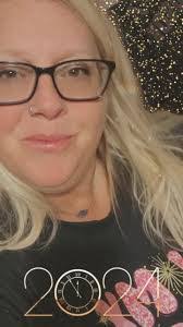 Jennifer Glisson's Instagram, Twitter & Facebook