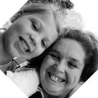 Kristy Pratt's Instagram, Twitter & Facebook