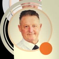 100+ perfiles de «Mcinroy»