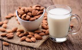 Vanilie, scortisoara, indulcitor, banana, etc. Cum Se PreparÄ AcasÄ Laptele De Migdale Goveggie