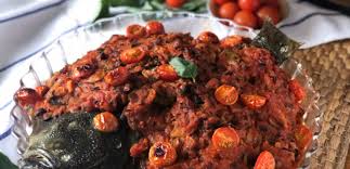 Si buscas una receta sencilla y vistosa a base de pescado, te recomendamos que le eches un vistazo. Receta De Rodaballo Al Horno Jugoso Y Muy Facil Con Video