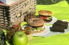 We're fortunate and proud to have worked on picnik. Lunch An Der Spree Leckeres Picknick Fur Zwei Erlebe Jollydays