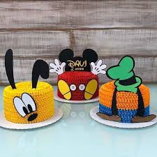 Olha Que Lindo Esses Bolo Com O Tema Mickey E Seus Amigos Credito Jumorais Festainfantil Customcake Tortas De Mickey Tartas Disney Pasteles Divertidos