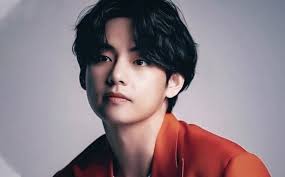 Krystal trở thành Đại sứ toàn cầu đầu tiên của thương hiệu Charles & Keith