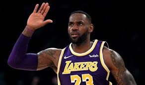 His mother was a volleyball player at the university of portland and university of san francisco. Lebron James Throws Shade At Warriors With Steph Curry And Klay Thompson Comment Other Sport Express Co Uk