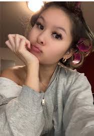 Annalisa Clark's Instagram, Twitter & Facebook