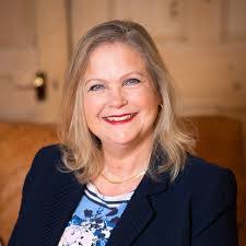 Kimberley Bradshaw's Instagram, Twitter & Facebook