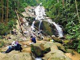 Jeram linang terletak di hutan simpan ulu sat, dalam jajahan machang, kelantan dan dihubungi dengan jalan raya bertar. Weekend At Kanching Waterfalls Near Kuala Lumpur Driftsoul