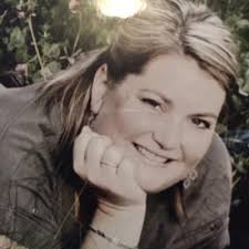 Sandra Beres's Instagram, Twitter & Facebook