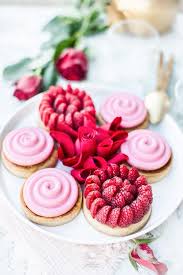 Idees Pour Un Gateau D Anniversaire Quatre Saisons Au Jardin Recette Gateau Anniversaire Gateau Individuel Mousse Framboise