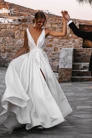 34 Simple Wedding Dresses For Your Elopement Or Micro Wedding | Casablanca  Bridal / Blog / Casablanca Bridal